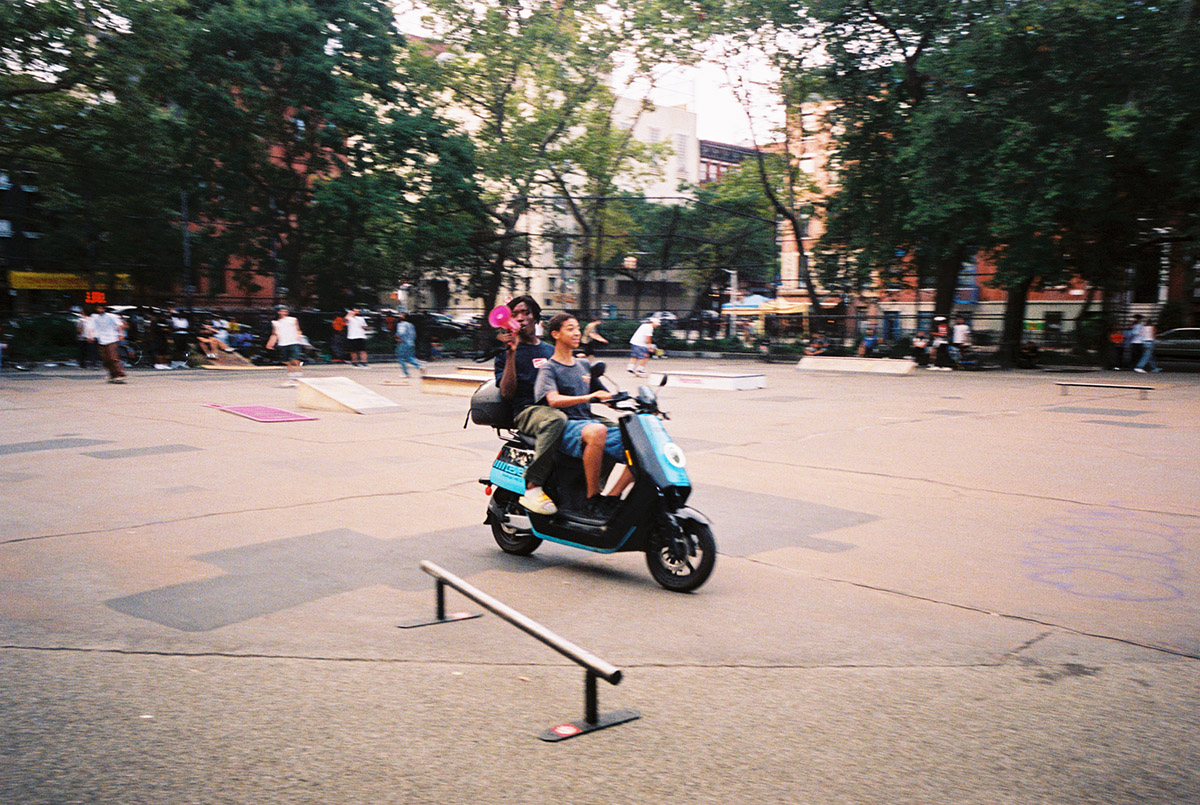 Any remaining year-end stuff, tons of new edits, new Gino interview, Kate Bush in skate videos + way more on an extendo-edition of the first Monday Links round-up of 2025 — quartersnacks.com/2025/01/twenty…

📷 via Baker