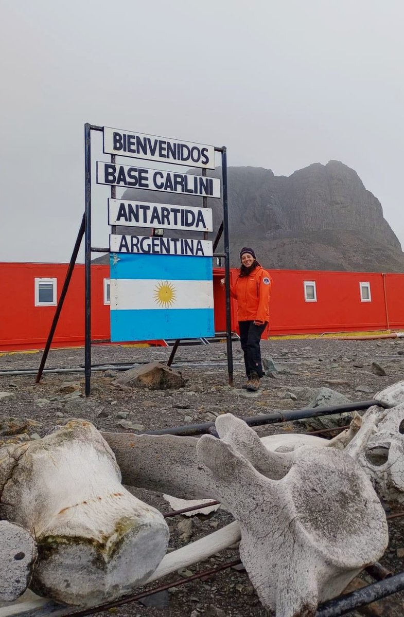 Dos integrantes de nuestro grupo se encuentran realizando actividades de investigación en las Bases Antárticas "Esperanza" y "Carlini". Les deseamos los mayores de los éxitos a <a href="/aylendeprinzio/">aylendeprinzio</a> y <a href="/melicast93/">Melina Castano</a>. 

#Pingüinos #Escuas #AvesMarinas
🐧🦭
<a href="/dna_iaa/">Dirección Nacional del Antártico (DNA-IAA)</a>
<a href="/IIMyCAr/">IIMyC-UNMdP-CONICET</a>