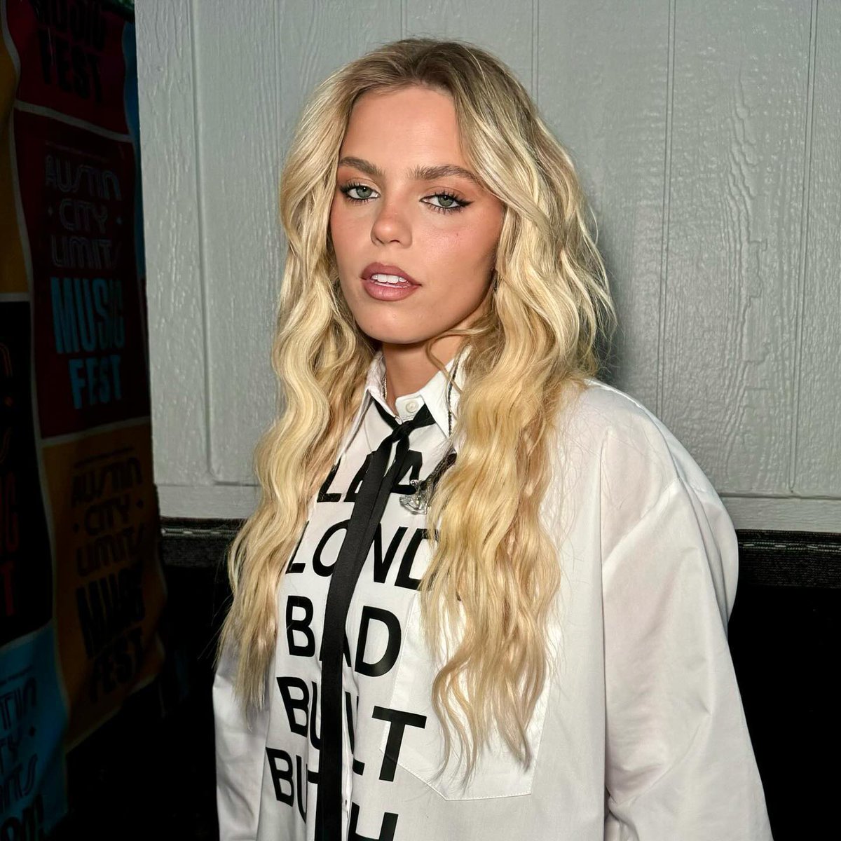 literally the most stunning person i’ve ever seen