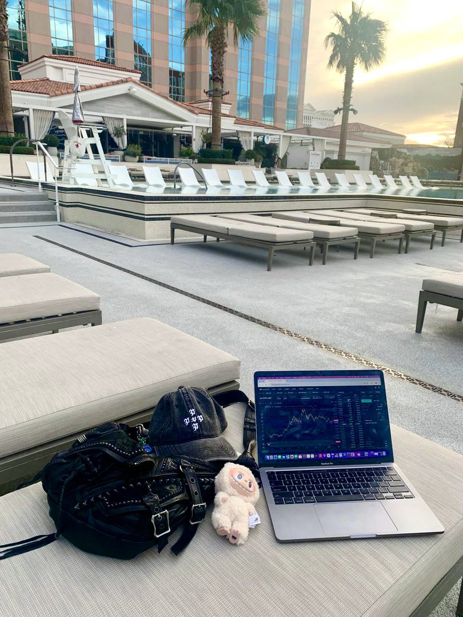 𝔩𝔲𝔫𝔞.𝔥𝔩 tweet media