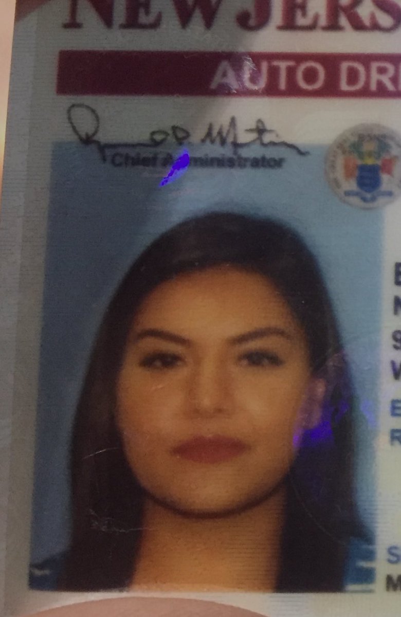 nazzobetweeting's tweet photo. my old drivers license photo was so cunty https://t.co/n5kniOueJe