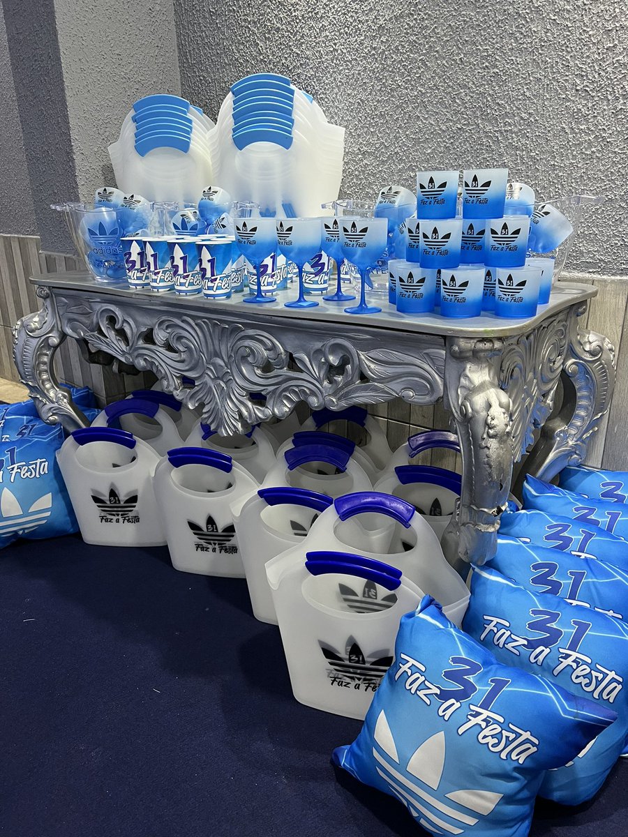 FelipeCarino5's tweet photo. Trabalho lindo ADIDAS 👟 https://t.co/ZNMb6dzmUB