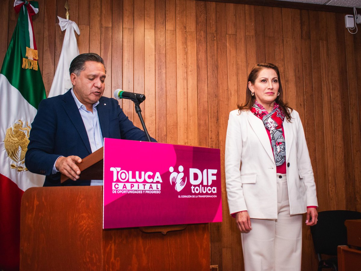 RocioPeguerosV's tweet photo. Como Presidenta Honoraria, recibí el nombramiento de Presidenta de la Junta de Gobierno, una distinción que asumo con gratitud y compromiso.
Gracias a Ricardo @rimoba por su apoyo y a todos los integrantes por sumarse a este esfuerzo. ❤️
#DIFToluca #TolucaUnida #FamiliasUnidas https://t.co/tiPYzcytmc