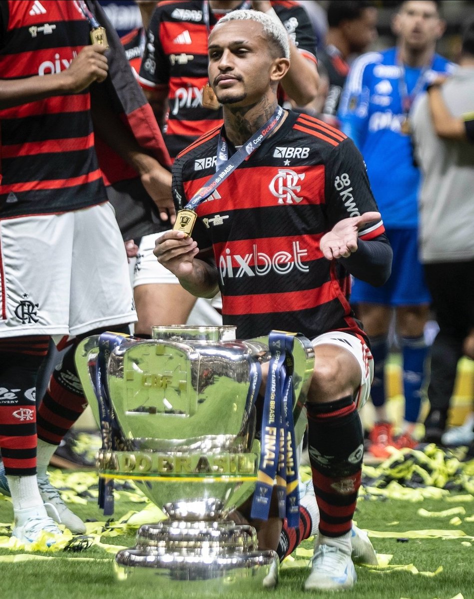 zonadoflamengo0's tweet image. ⚠️| Milan e Everton também fazem contatos por Wesley.
Os clubes enviaram propostas de 20 milhões de euros (R$ 127 milhões) mas o Fla recusou.
A diretoria sabe que o lateral está mais valorizado. Por isso, espera ofertas maiores, e após o Super-Mundial.
📭| @geglobo