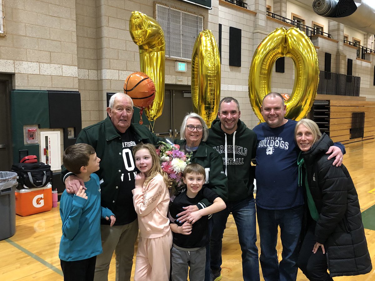 Marshfield Athletics tweet media