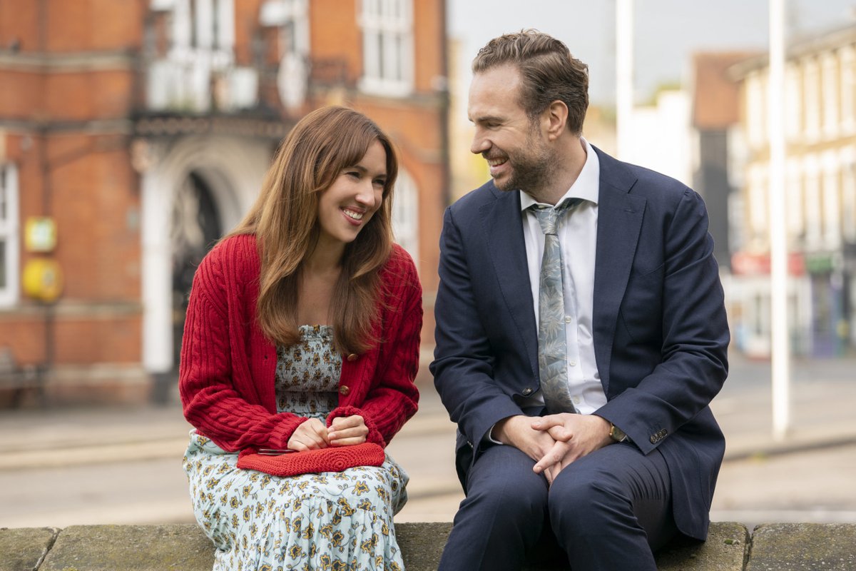Lbaini's tweet photo. TRYING
Otra de esas que si las ves en la cama te vas a dormir con una sonrisa.
LA MEJOR pareja de la tele. Ellos se enteran que no pueden tener hijos y desde el primer capítulo los acompañás en ese periplo de intentar, aceptar, buscar opciones. TODOS los capítulos son preciosos. https://t.co/wj3OTiQ9Gm