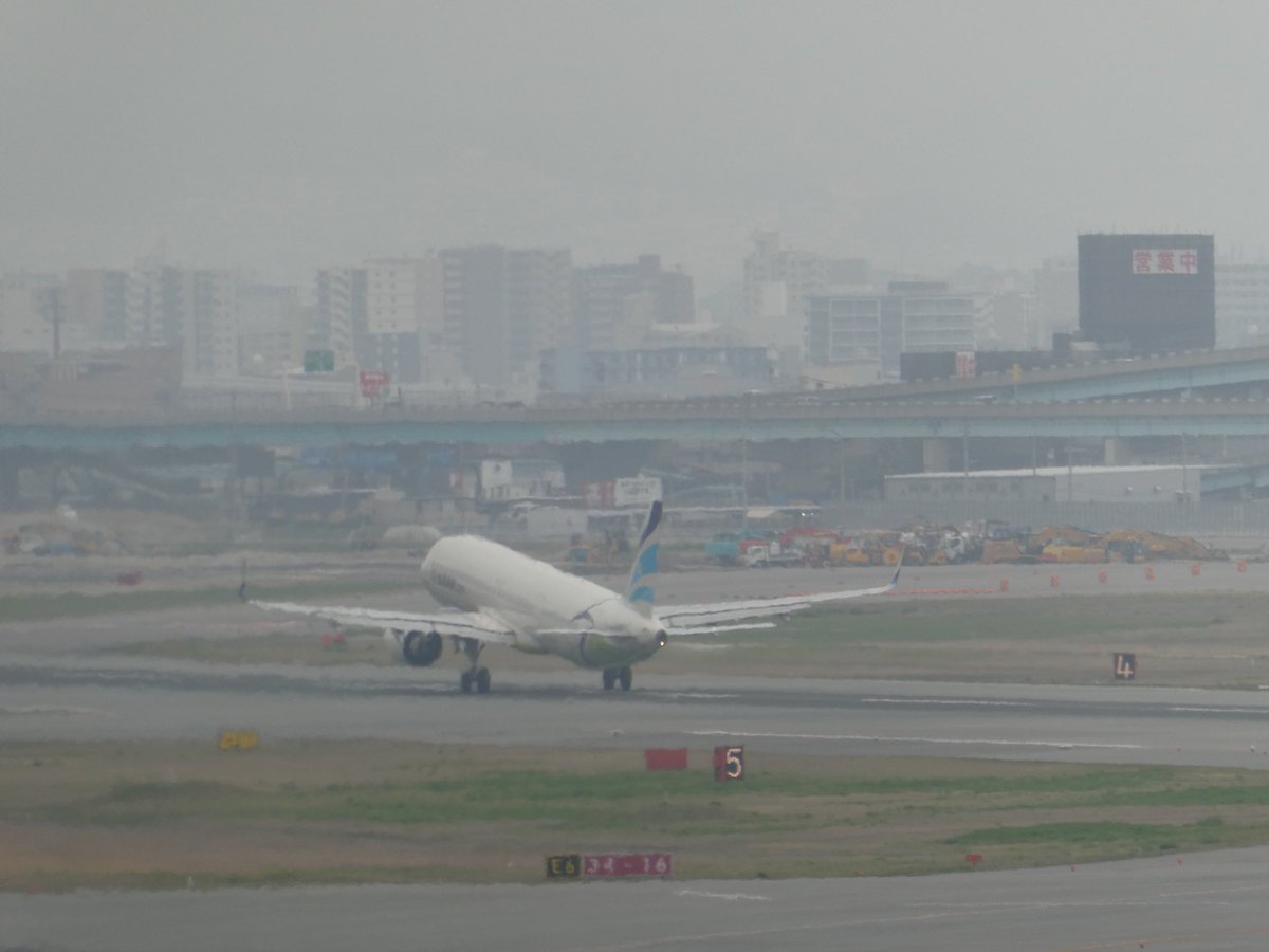 rainbow_trains's tweet photo. #福岡空港 https://t.co/FVE5v8iMzp