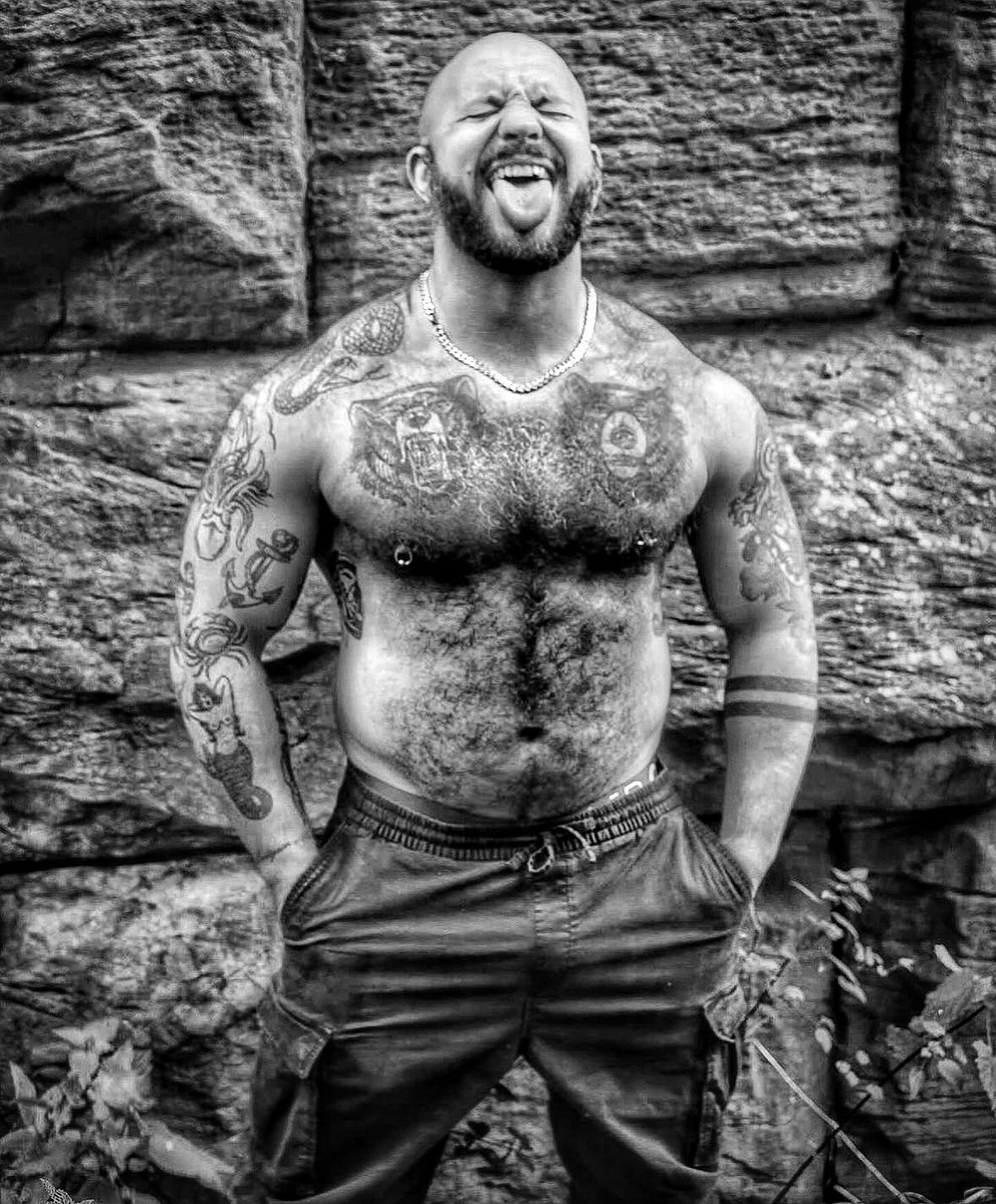 bearwww's tweet photo. Hairy and Hot π₯π» https://t.co/x20dKXnYGq
.
.ig: philjames_pt
.
#thebeardedway #hairy #hairychest #woof #sexymen #hunk #fur #gay #gaybear #beargay #bearforme #beard #barba #muscle #beardstrong #beardsaresexy #beardmen #hairymen #ursos #beargays #gayapp https://t.co/B5jo5iSEyi