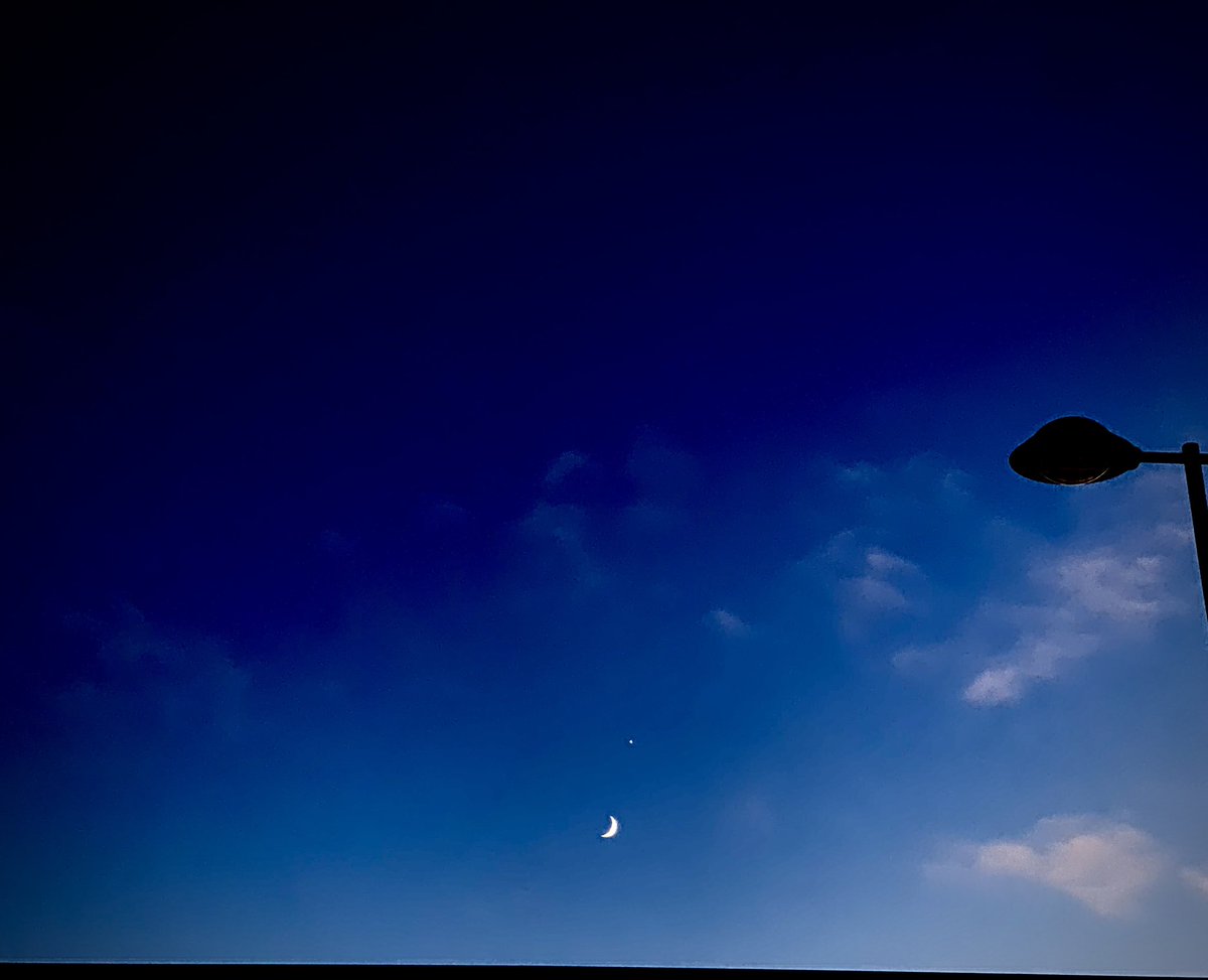 those enchanting whispers
lighting my night
always sound like you

#my📸