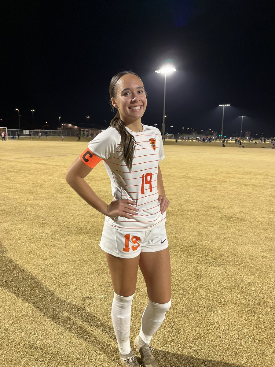 Love watching my girl <a href="/SadieRob2025/">Sadie Robertson, ECNL-RL 4.4w</a> 🧡🖤⚽️
Leading her team, Senior season 
<a href="/CdS_Aztecs/">Corona del Sol Athletics</a>