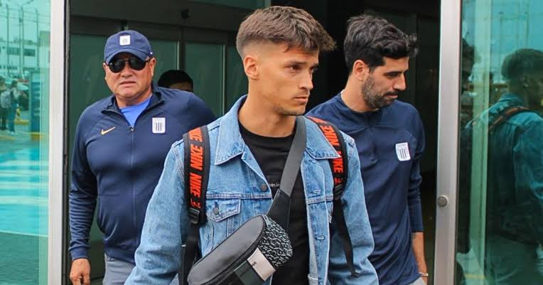 thiagooliva20's tweet photo. Farioli NO pasó los exámenes médicos y Alianza Lima decidió no ficharlo. 
Brian Farioli llegó a Perú para firmar por Alianza Lima, pero al final esto no sucedió. El volante argentino no aprobó los exámenes médicos. 
#AlianzaLima2025 https://t.co/c5CP8AaHXj