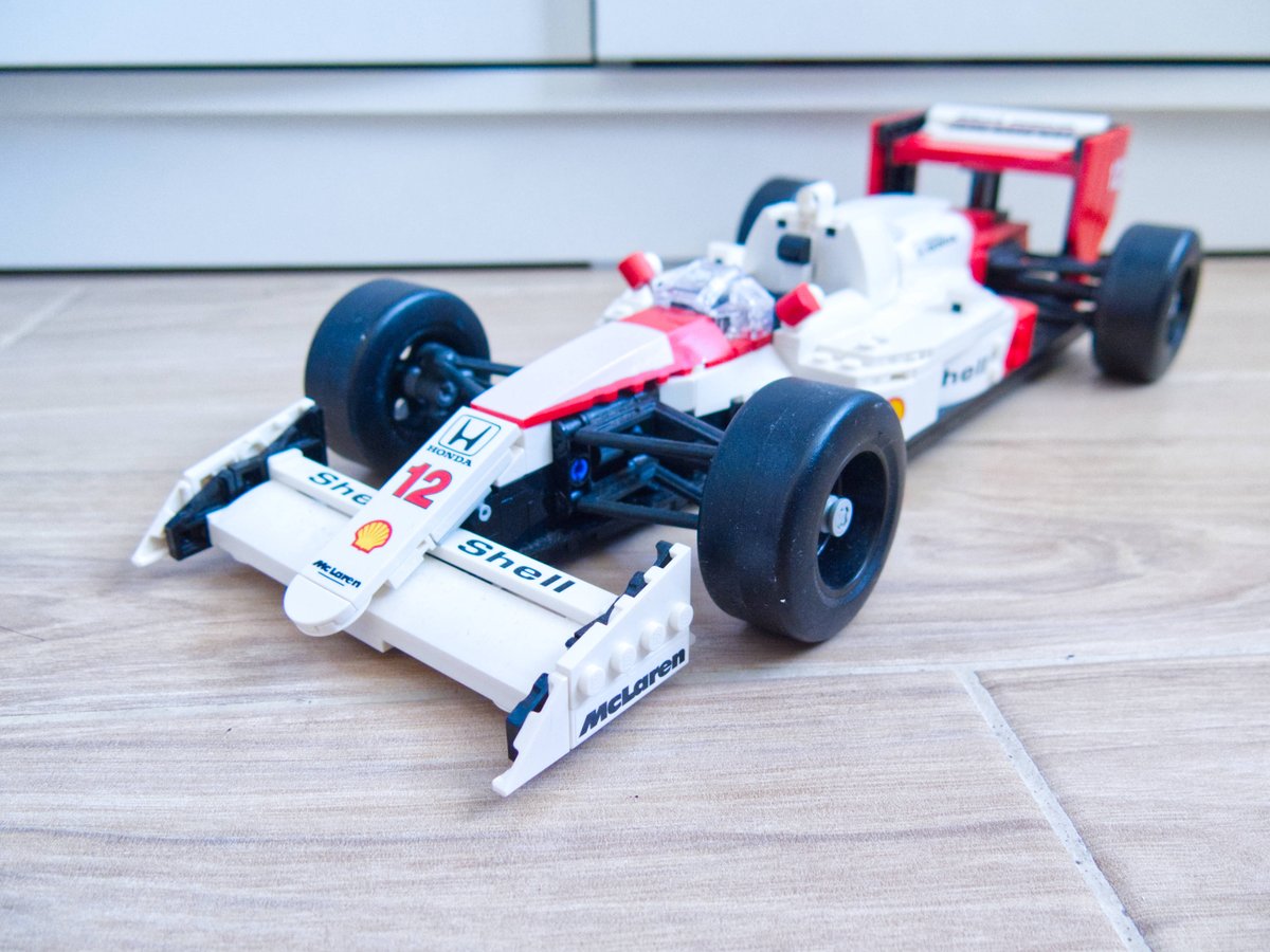 MorteJude's tweet image. Good day, Nancy
Do these multiple angle shots of the same toy (a Lego version of a Formula One car) count for the thread theme?
Thank you 📷

#Photography #lowangle #highangle #uniqueangle #threequarters #Lego #McLarenMP44 #Formula1 #Senna