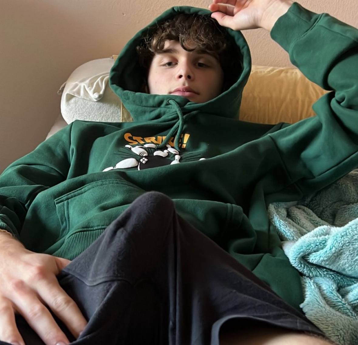 say hi for a big suprise in ur dms ☺️