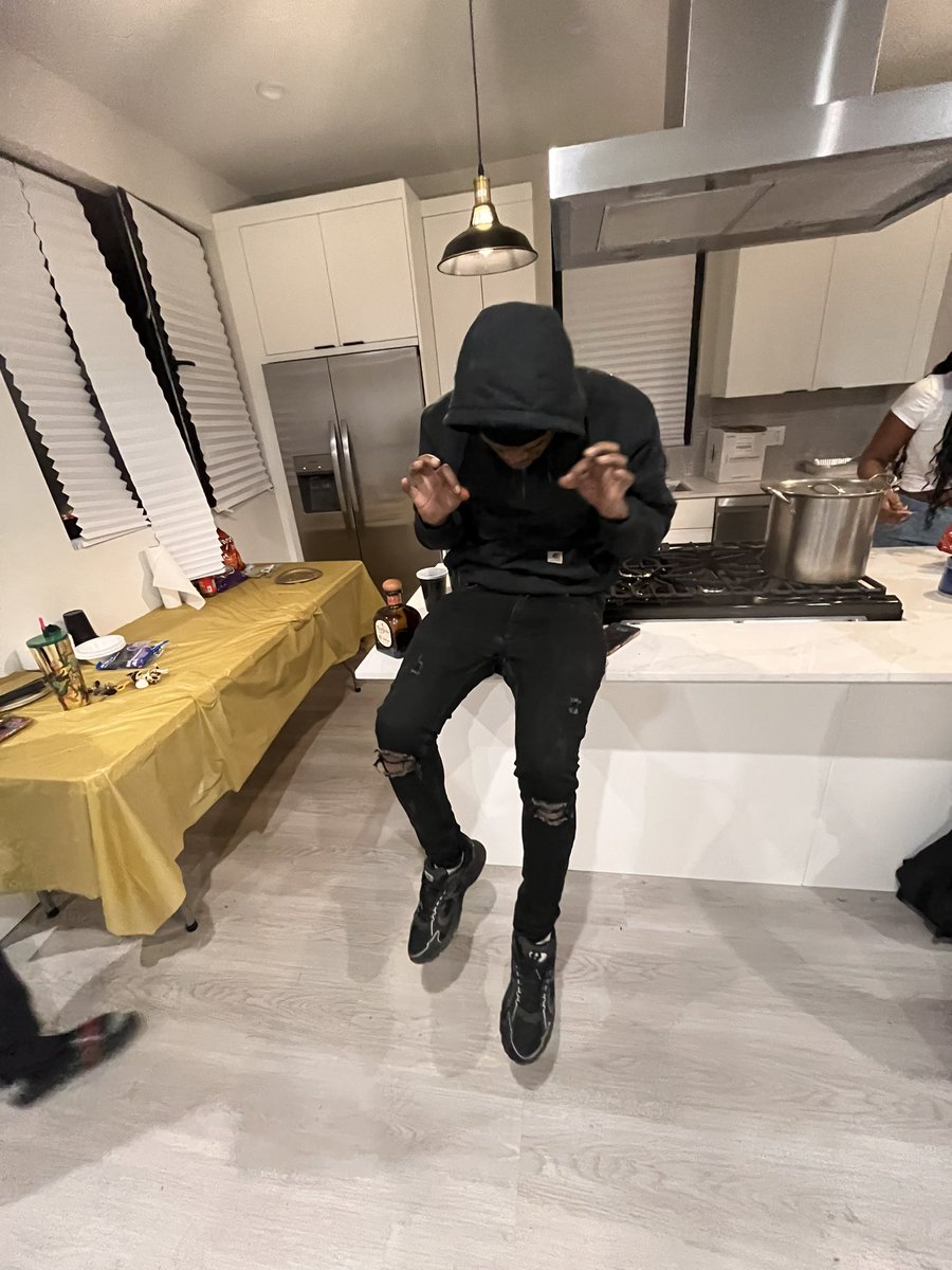 wapskino079's tweet image. I just lay down in my bed, fuck it
'Wopschino ask if I want him dead
And I'm like, "Yeah, fuck it" 😮‍💨
#LLda🩸 #Freeda🩸