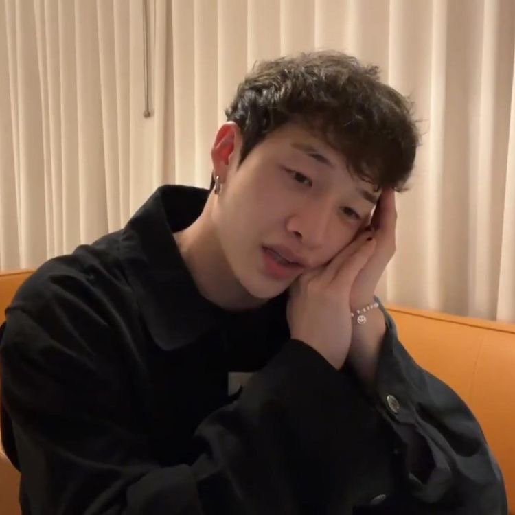 binniesexual's tweet photo. [💭🐺 nuevo mensaje] 03:48 AM

he estado trabajando duro en el gym últimamente

quieres ver los resultados? hehe

[video]

ㅋㅋㅋㅋ

sólo para t/n~ https://t.co/dyF6GSwqbn