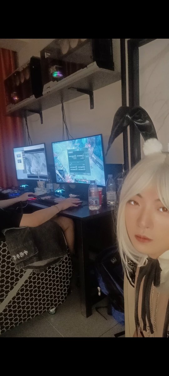 sissyhunter_ilu's tweet photo. #男娘 #伪娘 没有钱找不到工作就只能女装当网管 https://t.co/Qari5nPf9y