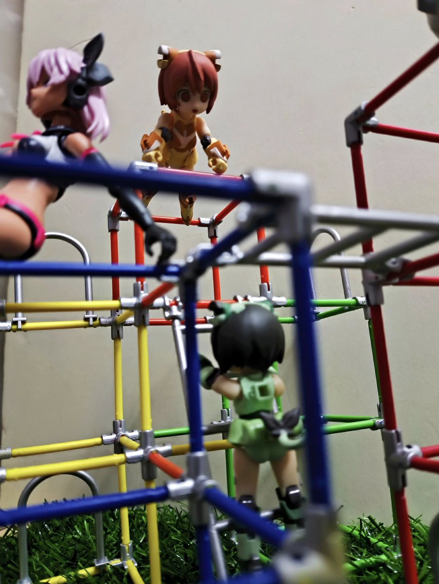 arexbbx's tweet photo. 公園レクリエーション施設
#DESKTOPARMY #デスクトップアーミー
#楽しく玩具撮影会 
#30MS https://t.co/Bi1Qnf9L0J