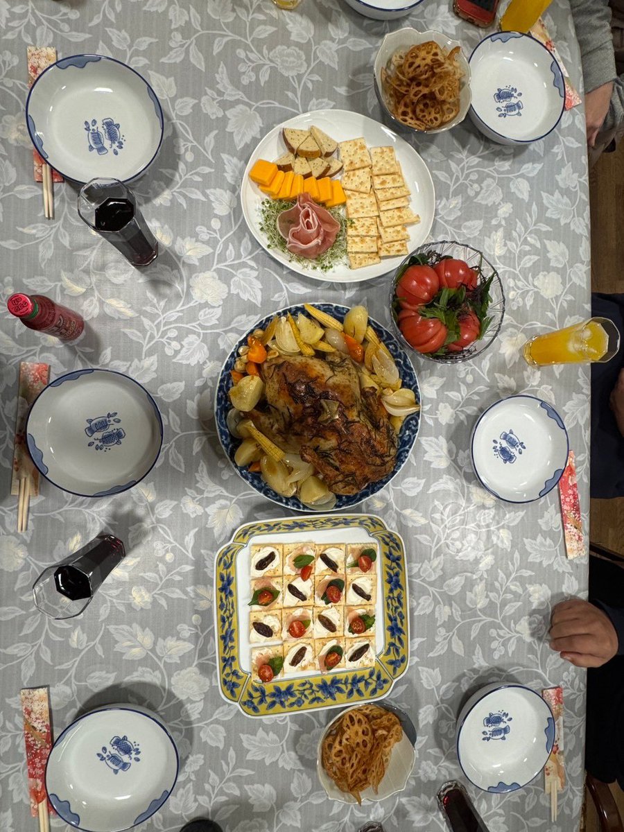 yamatokakeru_'s tweet image. YouTube登録者
350人とっぱー！！

皆様ありがとうございます😆

この前食べたアヒルの丸焼き。
うまかった！

#dack #あひる #アヒル
#ペット #動物 #鳥 
#可愛い #高級ダウン 
#メンヘラ #ストーカー 
#YouTube #登録者 

#チャンネル　名は
「アヒル無しでは生きていけない
身体になってしまった」