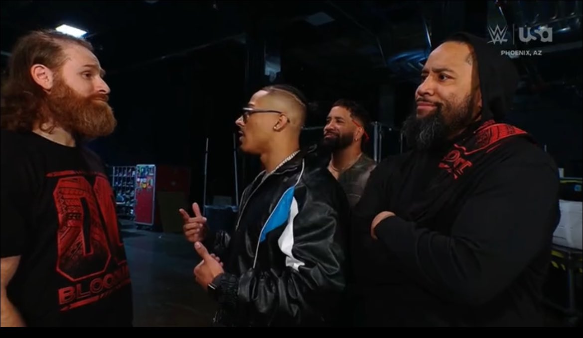 JStarr02's tweet image. The Usos back up Sami Zayn backstage while talking to Carmelo Hayes. KO then bumps into Jey Uso and tells him to watch his back. 👀

#PWNexus #SmackDown