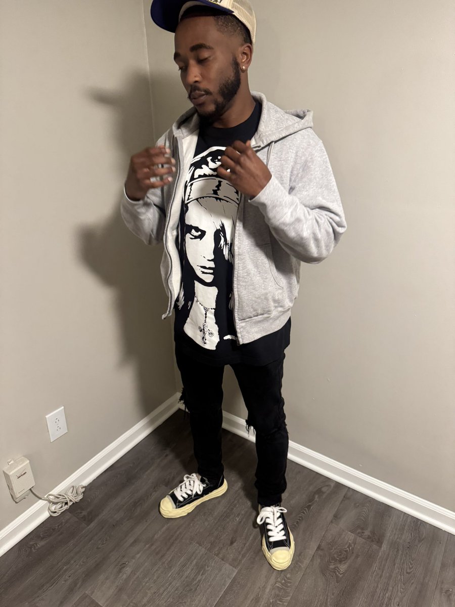 Kyrie Irving tweet media