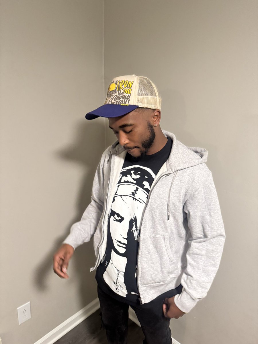Kyrie Irving tweet media