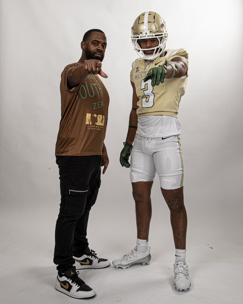 TywonWray's tweet photo. Thankyou for the amazing visit @CoachNardo27 @CoachAlbin https://t.co/KWtGnllCMC