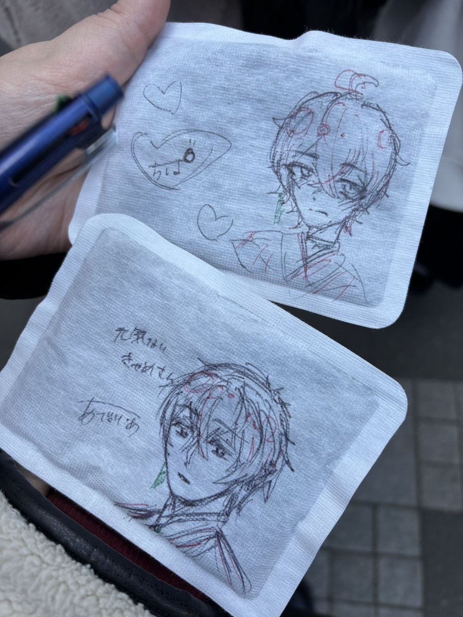 物販暇すぎてカイロに描いた✋
#キャメッチ