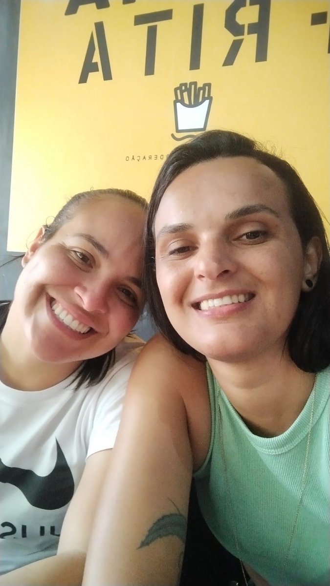 PattyBaumgratz's tweet photo. Aaah o que dizer de vc...
Meu melhor presente, a melhor pessoa, a que me completa, a que eh como eu. Vc veio pra tornar meus dias, minha vida mto melhor https://t.co/aCFdA6qNwd