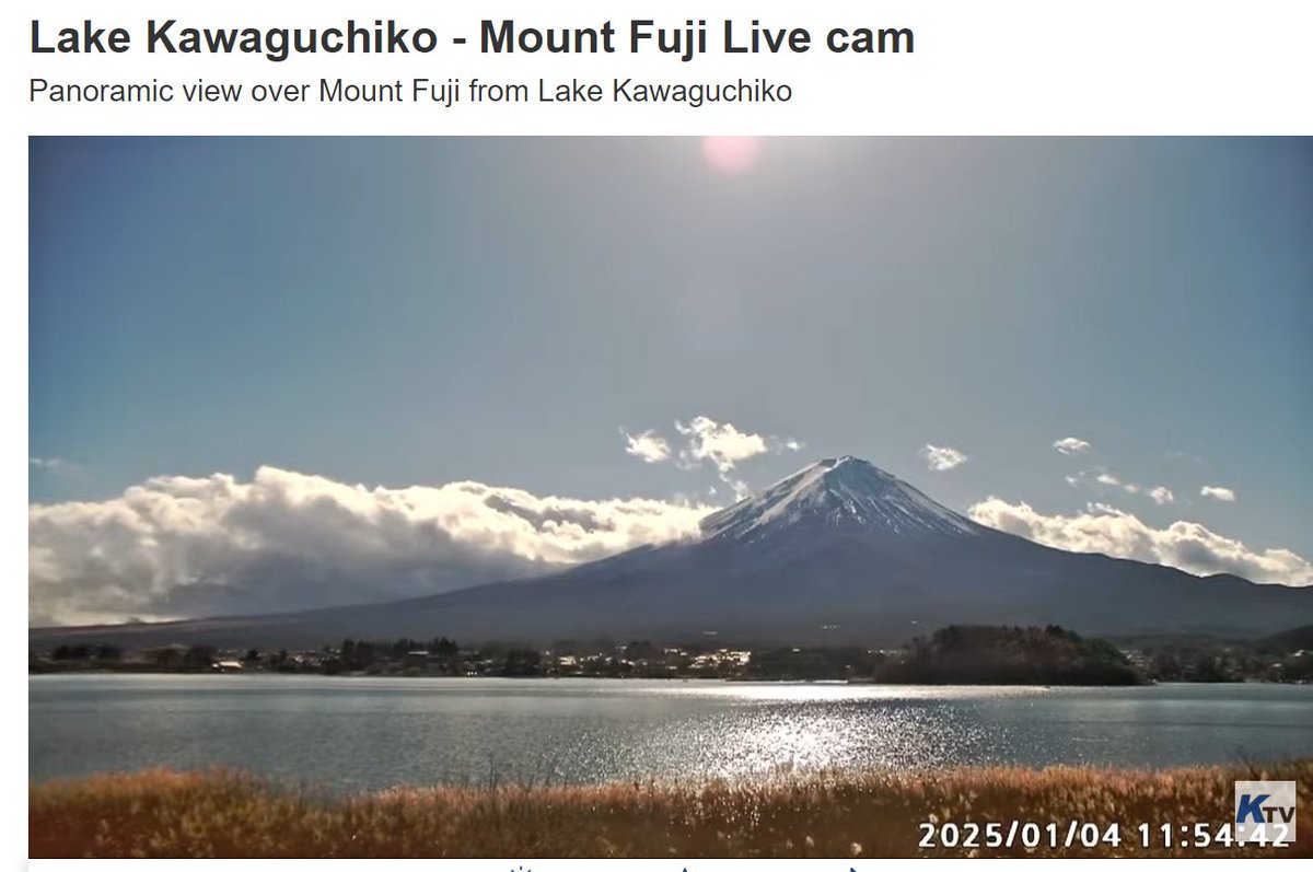 M_is_for_Magic_'s tweet image. 🥂Here&apos;s to the dreams we can&apos;t shape just yet, and yet we keep.
One day, Fujisan. One day.❤️
#Japan 
#MountFuji
#WorldLiveCams