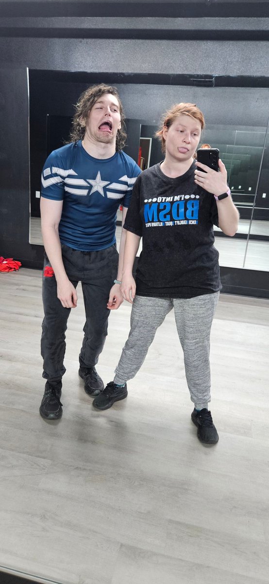 AccentKisses's tweet image. Cardio Day at @IronForgeGym 

@MemeCharacter for support