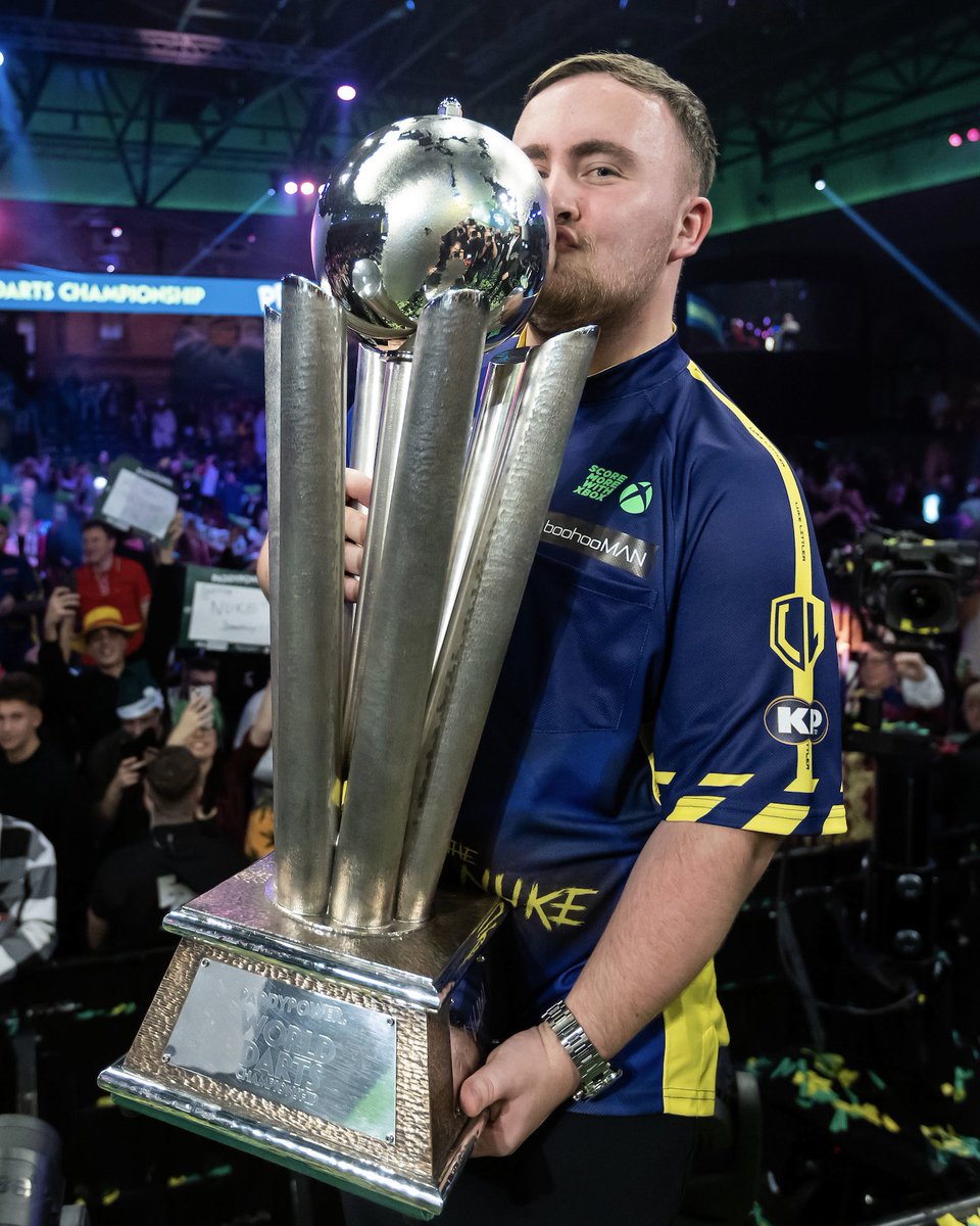 MiddxMinxx's tweet image. 🎵 &apos;You are the darts machine
Young and sweet, only seventeen!&apos;🎯🏆🎯 

Well done Luke Littler! @LukeTheNuke180
#DartsMachine not  #DancingQueen #Abba