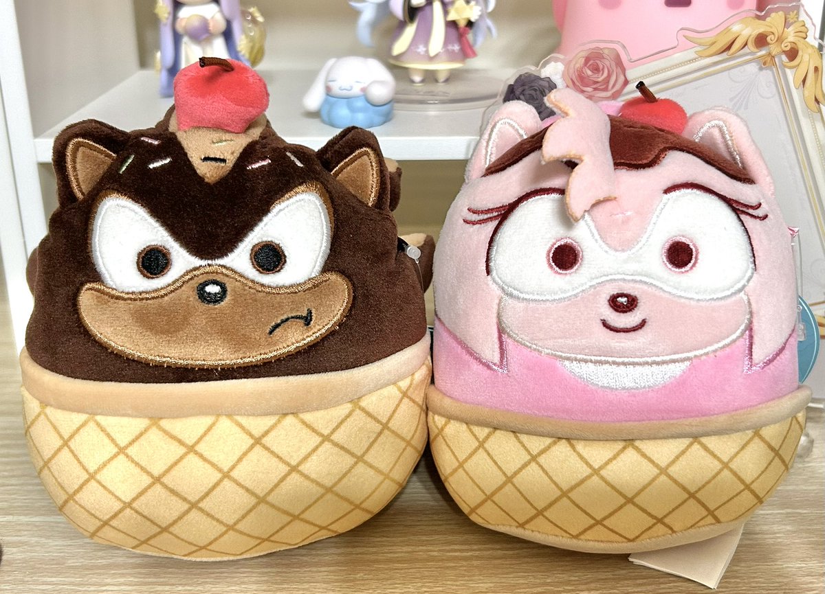 Found them in the wild!  No lie, their scents blend so well together, my chocolate strawberry ship~🍫🍓 #shadamy