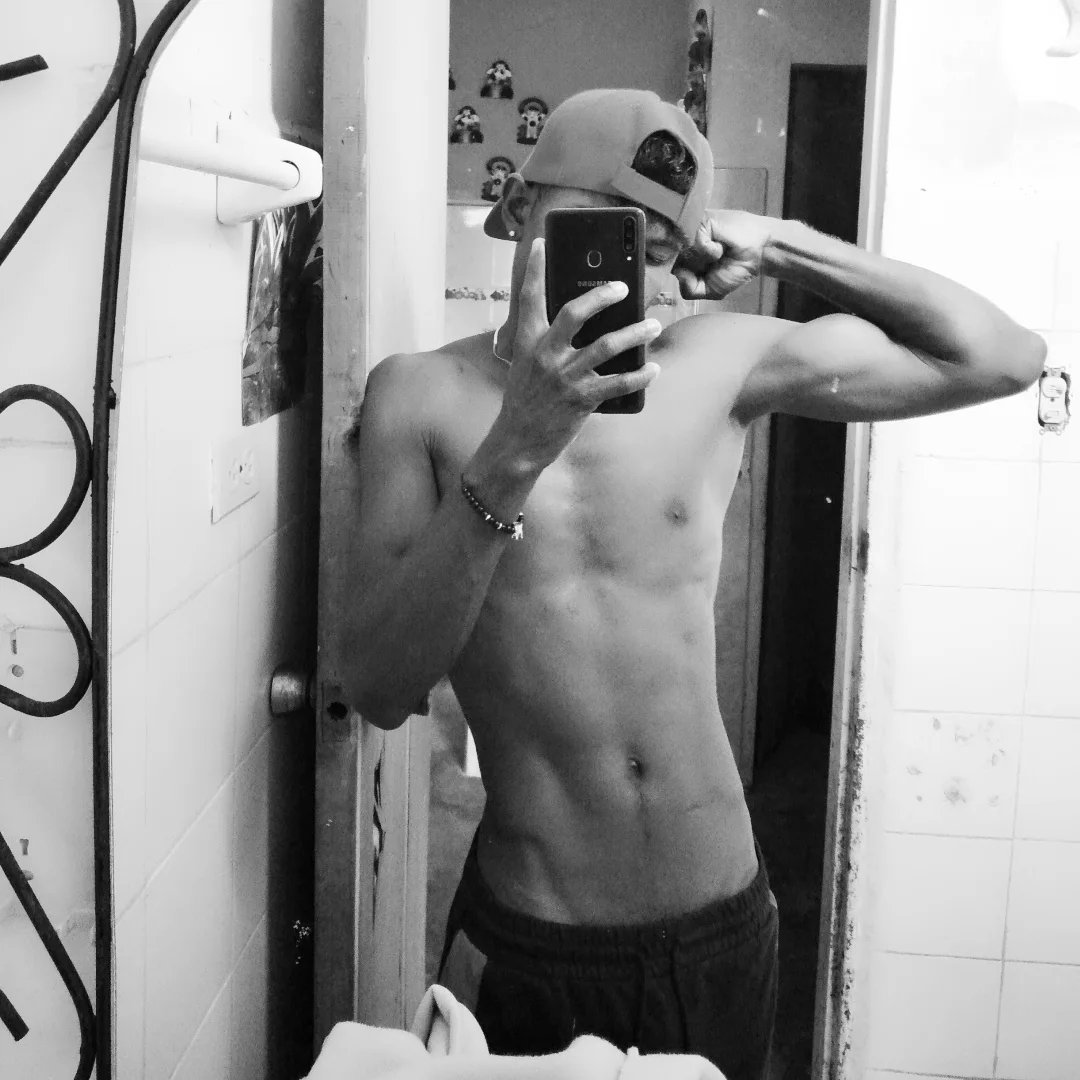 HendrickJordan6's tweet photo. El cuerpo que te voy a dar de probar cuando seas mi novio https://t.co/9Si6IWq6xP