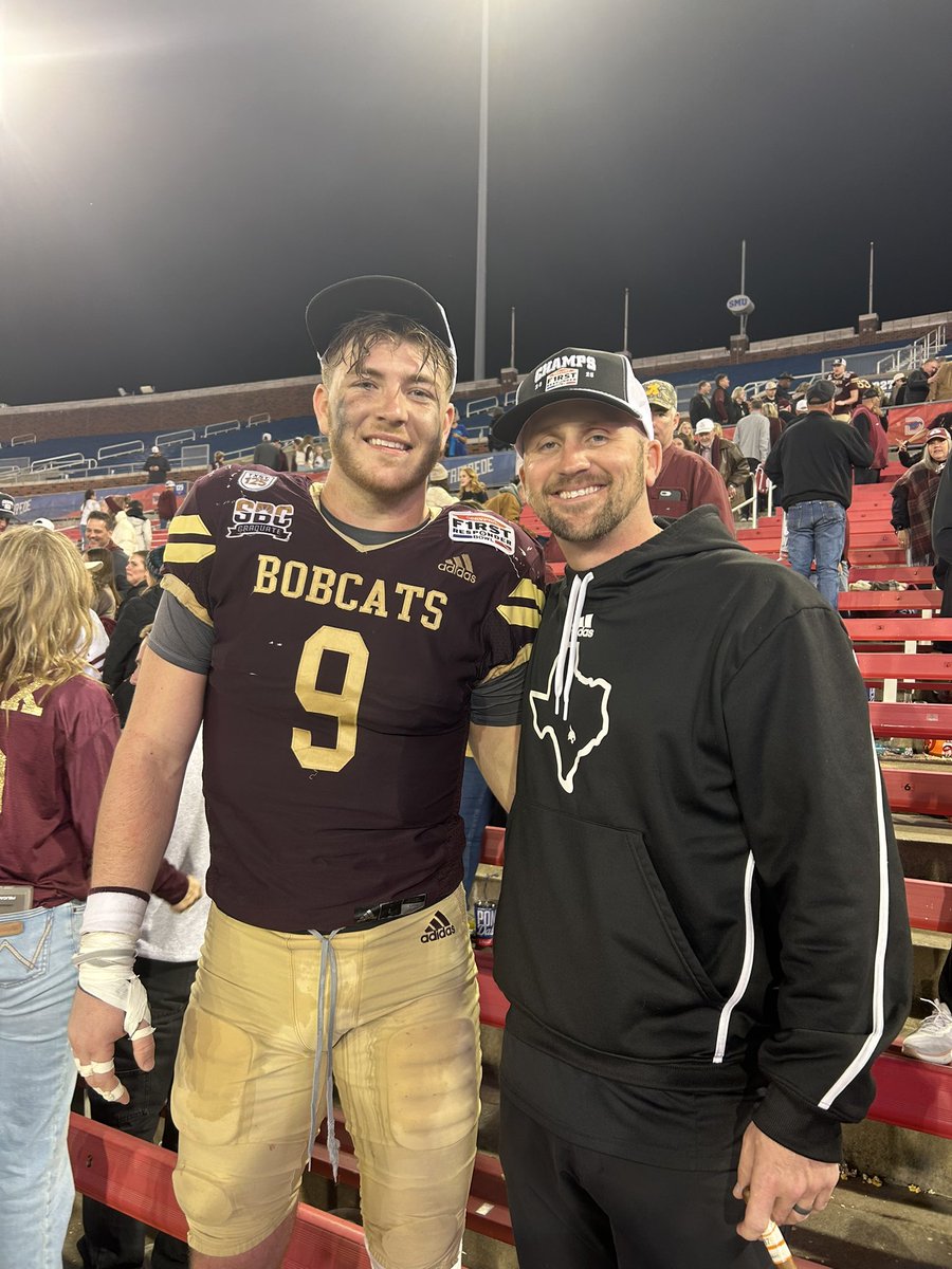 CoachWillBryant's tweet image. Blessed! #TakeBackTexas 
So proud of this team and these seniors. Made History. Your legacy will always be remembered! 🙏❤️