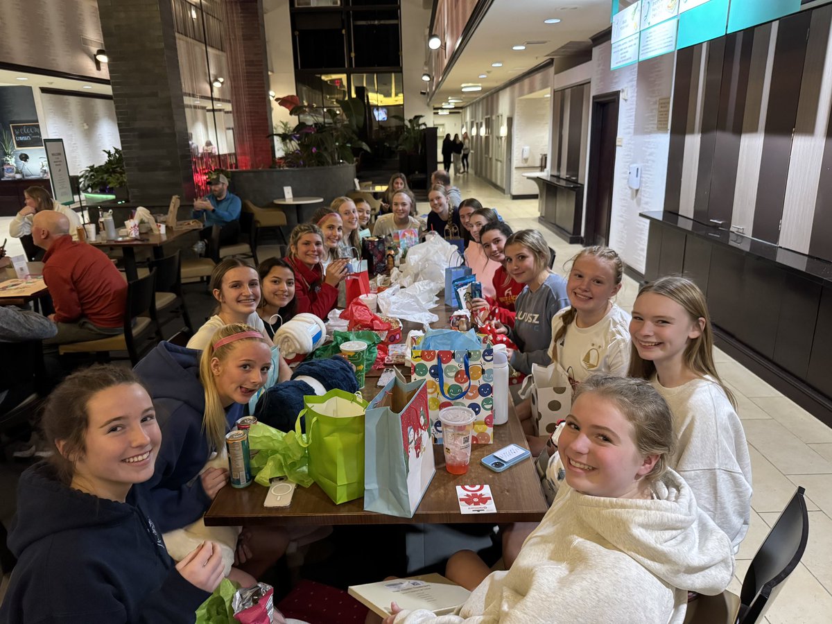 LFA2009Liga's tweet photo. Celebrating the holidays together while in Tampa with the secret Santa gift exchange. #postgamefun https://t.co/RKki7xDKz4