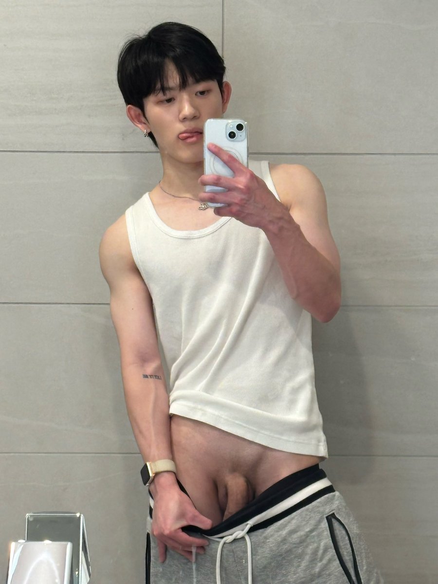 kaiboy00's tweet photo. Horny Friday… https://t.co/RuNOXZ9nTe