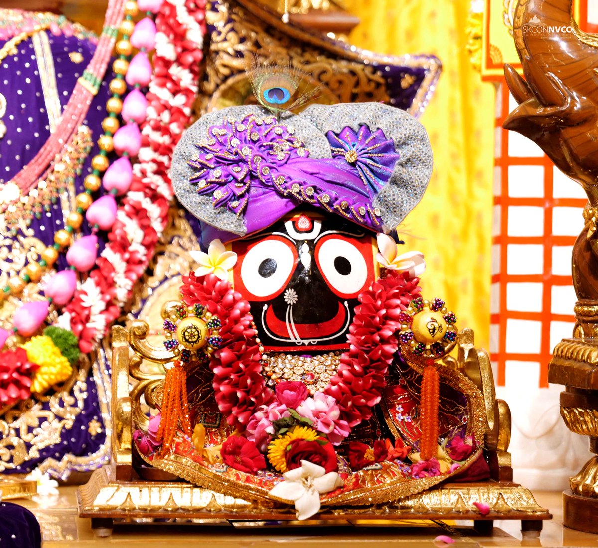 ISKCONPune's tweet photo. 🙏🏽Today's Darshan 📿 🗓04-01-2025🙏
🌷Sri Sri Jagannath Baldev Subhadra🌷
🚩@ISKCONNVCCPune🚩
.
.
#ISKCONNVCC #ISKCONPune #ISKCONNVCCPune #ISKCON
#4thjanuary #4thjanuary2025 #Saturday
#Harinaamsankirtan #Radheshyamdas #Radheradhe
#Sankirtan #Kirtan #Vrindavan #Mayapur #Prabhupada https://t.co/eV3Af8ns7M