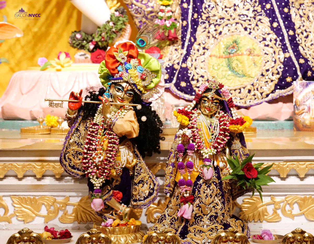ISKCONPune's tweet photo. 🙏🏽Today's Darshan 📿 🗓04-01-2025🙏
🌷Sri Sri Radhavrindavanchandra🌷
🚩@ISKCONNVCCPune🚩
.
.
#ISKCONNVCC #ISKCONPune #ISKCONNVCCPune #ISKCON
#4thjanuary #4thjanuary2025 #Saturday
#Harinaamsankirtan #Radheshyamdas #Radheradhe
#Sankirtan #Kirtan #Vrindavan #Mayapur #Prabhupada https://t.co/EoYyeGRvsa