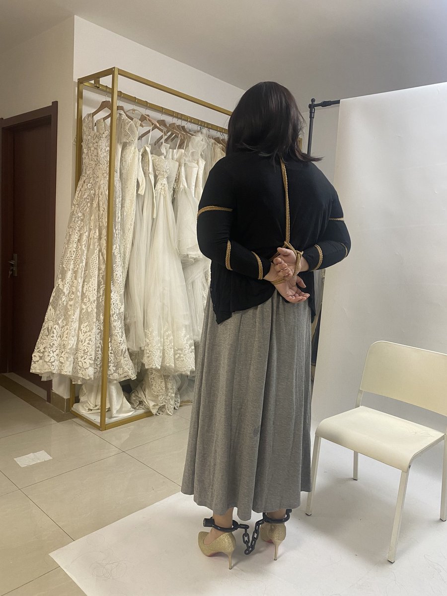 今日份被捆绑的男娘客人
#cd #捆绑 #绳艺 #变装 #悦佳人变装俱乐部 #沈阳