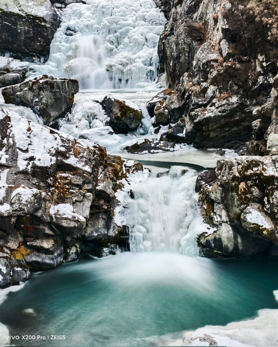 Yaasiriqbal00's tweet photo. Chiranbal waterfall kulgam
#Kashmir #kashmirtourism #adventuretime #waterfall #natgeo #natgeoindia #photooftheday #IncredibleIndia #shutterhub #tripotocommunity https://t.co/3wP4hlUuqS