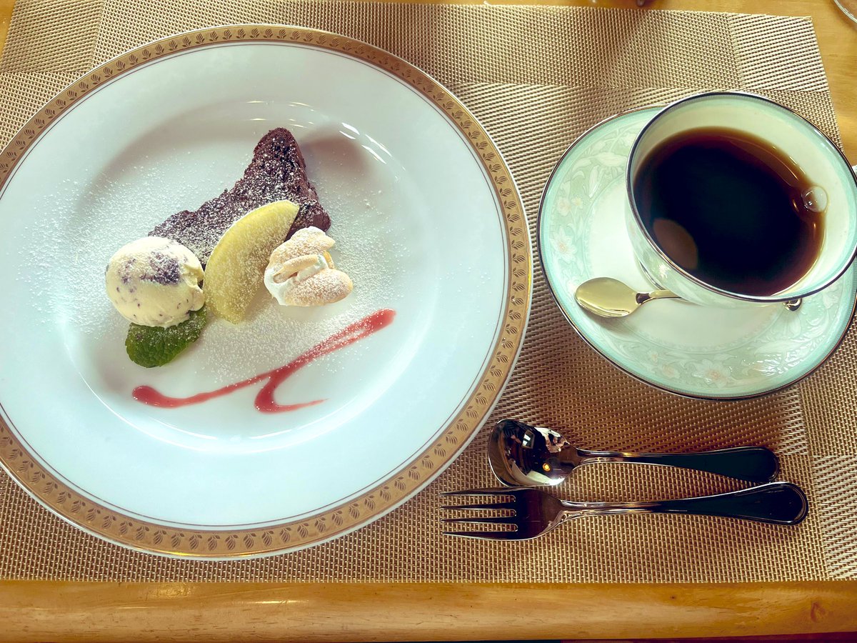 ハーブレストランの遊牧民でランチ🌿🍽️
ログハウス可愛くて癒された♡