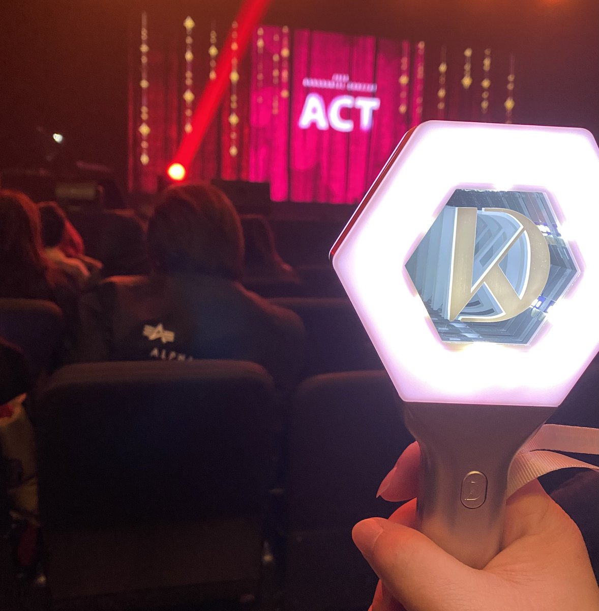 Btcp 🦖 standing with #KangDaniel tweet media