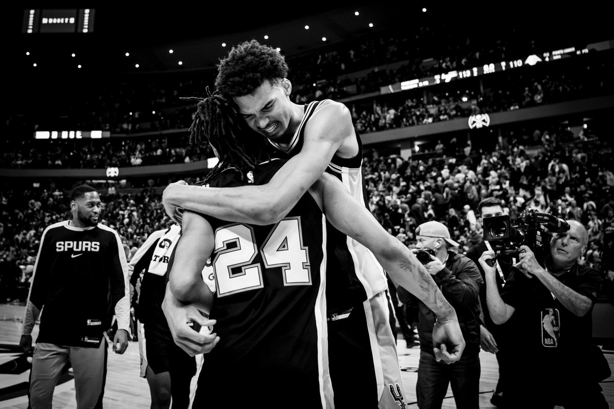 spurs's tweet photo. WHAT. A. GAME! 📸 https://t.co/drNNbFfHrf