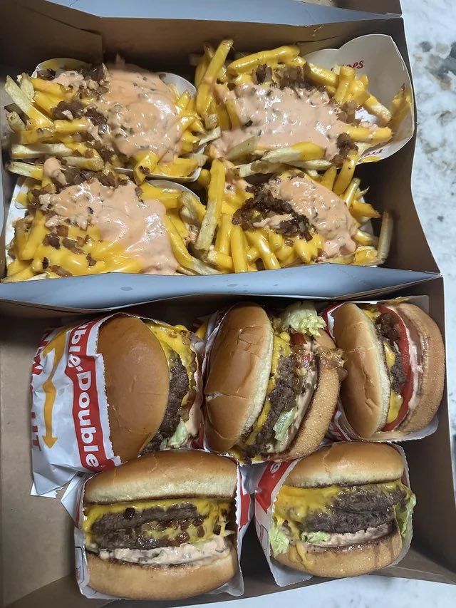 ᶠᵃⁿ In-N-Out Burgers tweet media