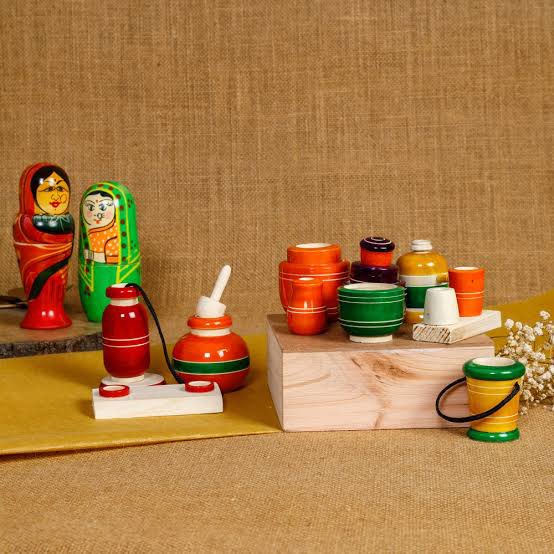 < The Art of Bhatukali Toys, Maharashtra || The Games We Play  || Indigenous Toys of India > 

Kitchen. It’s played a big role in my life. As a modern woman I have completed a full circle on different relations with that space. Loved kitchen and all kinds of kitchen sets as a