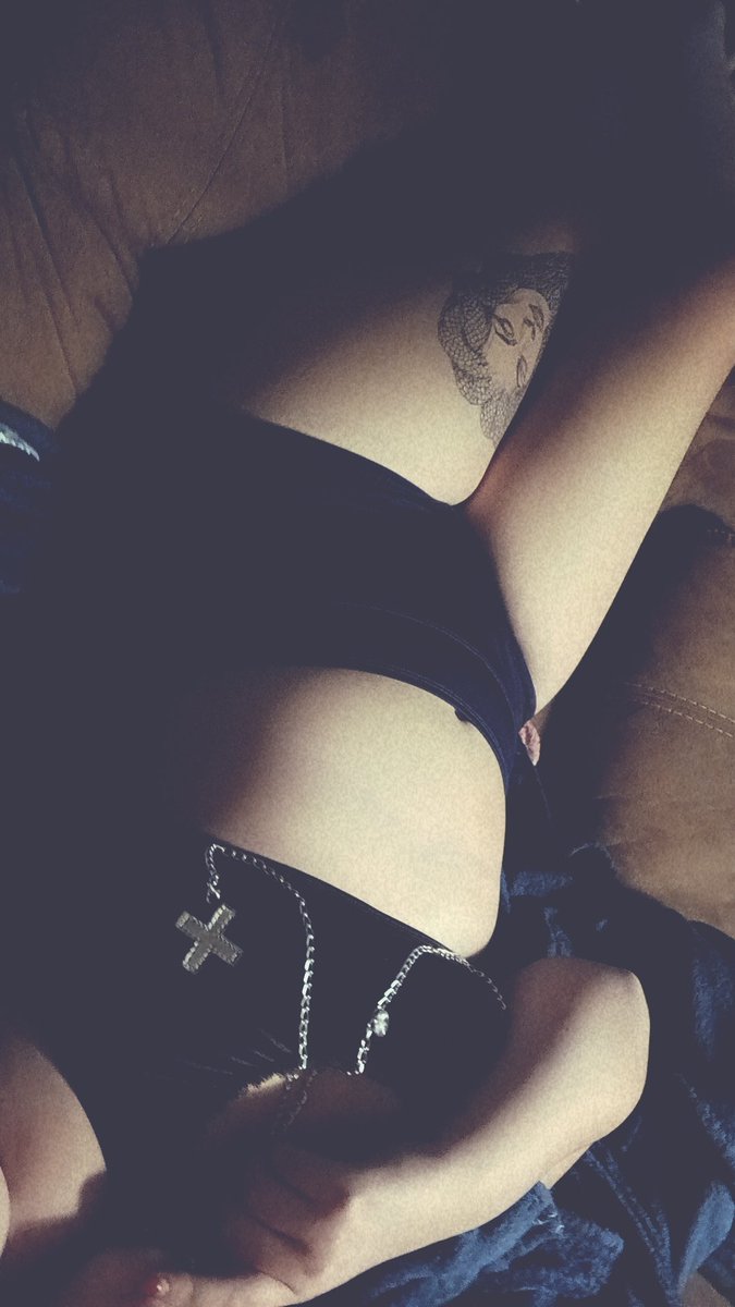 queendemon330's tweet photo. Today's vibe 😘 https://t.co/ibdShbThuv