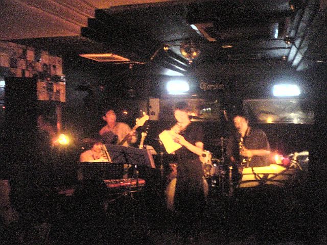 ta_kiku0910's tweet photo. 「朝までやんねえよ」

もう2度とできませんな。
24年前、この人のお店に顔を出したがために、今でも切れない太い縁に恵まれております。
また会いたかったなあ。 https://t.co/rhjswUpBfp