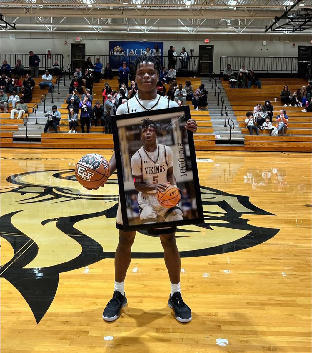 WELCOME TO THE 1000 POINT CLUB!!!  Jamarcus Harrison.