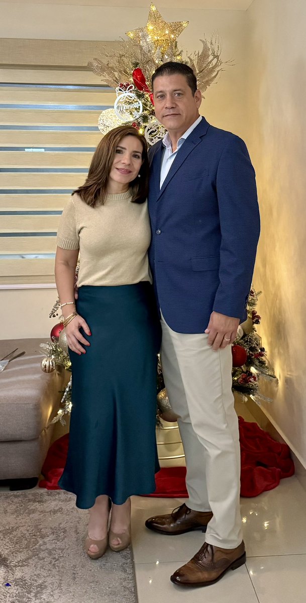 ingmglez's tweet photo. @RicardoBSalinas Feliz año, saludos desde Mazatlán 👍🥂 https://t.co/5mLXjIzBSq