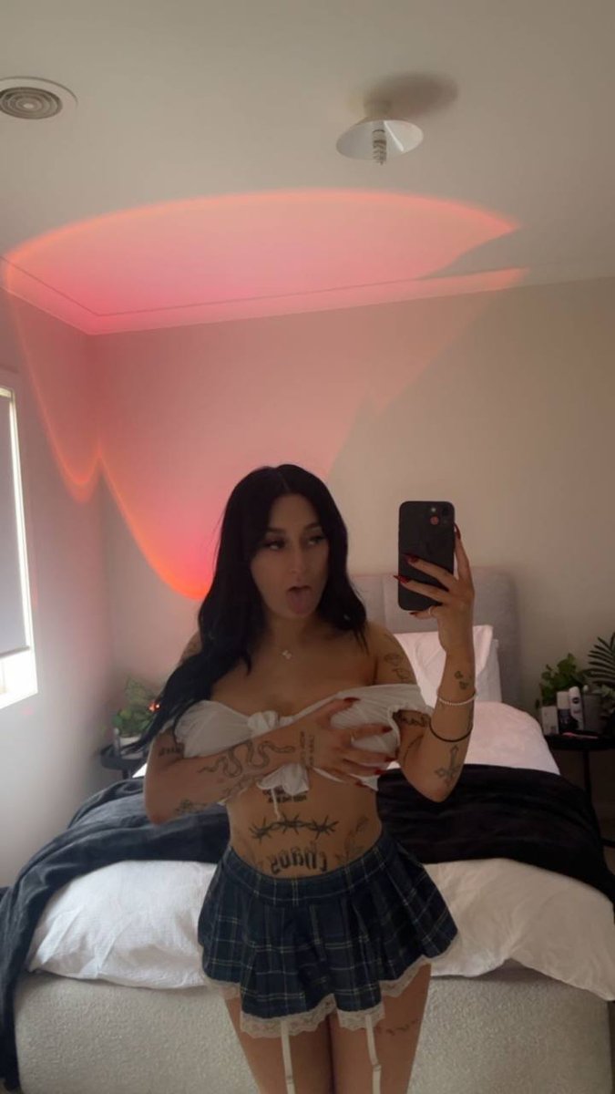 HarleySexyDoll's tweet image. Oopps can't fit 🫣🫦
Retweet! Give you a DM 🤗💜